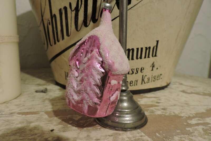 Kersthuisje "in pink" oud glas